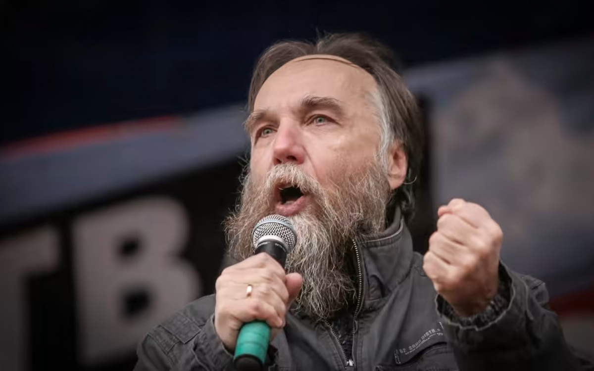 Triết gia Dugin có mối liên hệ thế nào với quân đội Nga và ông Putin?